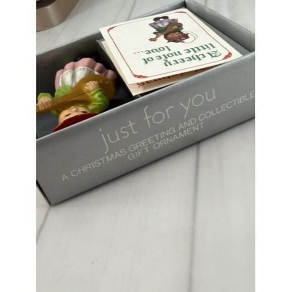 1983 Girl Playing Mandolin Music Instrument Christmas Ornament - Picture 8 of 13